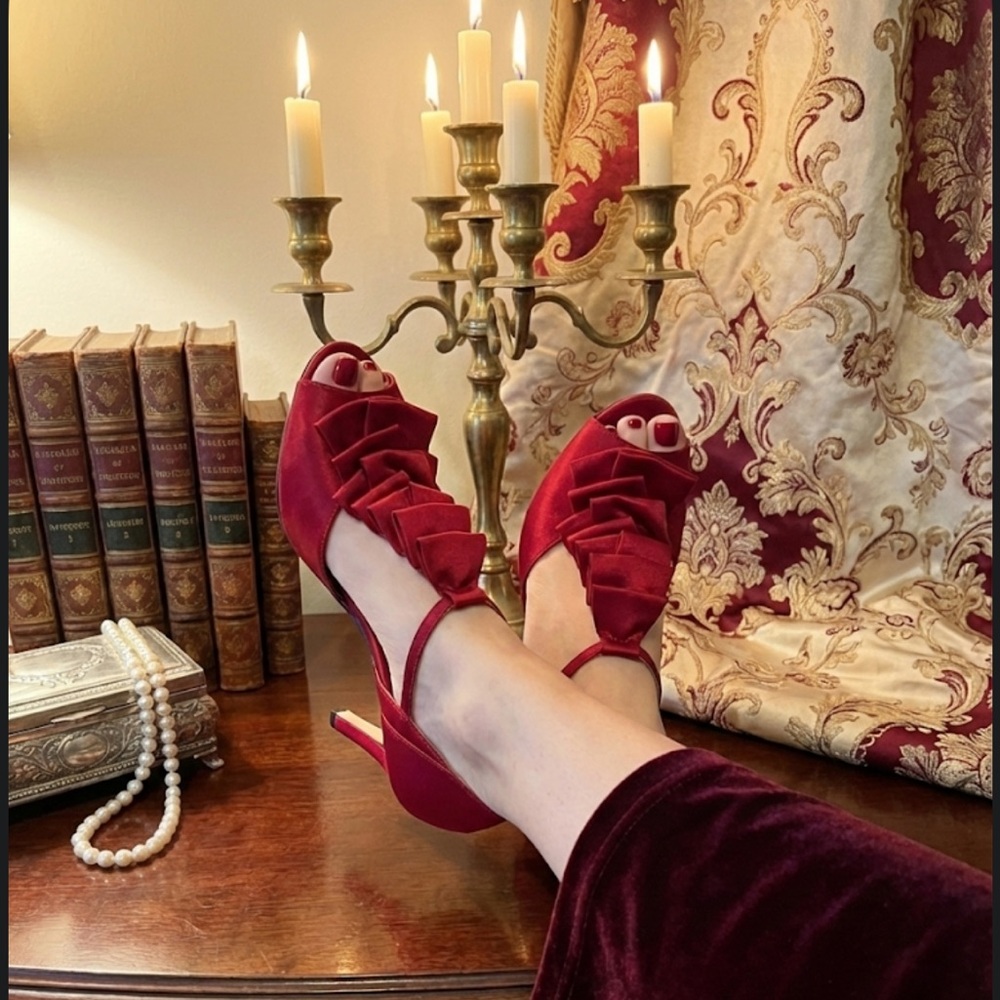 Nina New York Red Satin Ruffle Peep Toe D'Orsay Heels Pumps Size 10M Holiday - Picture 1 of 11